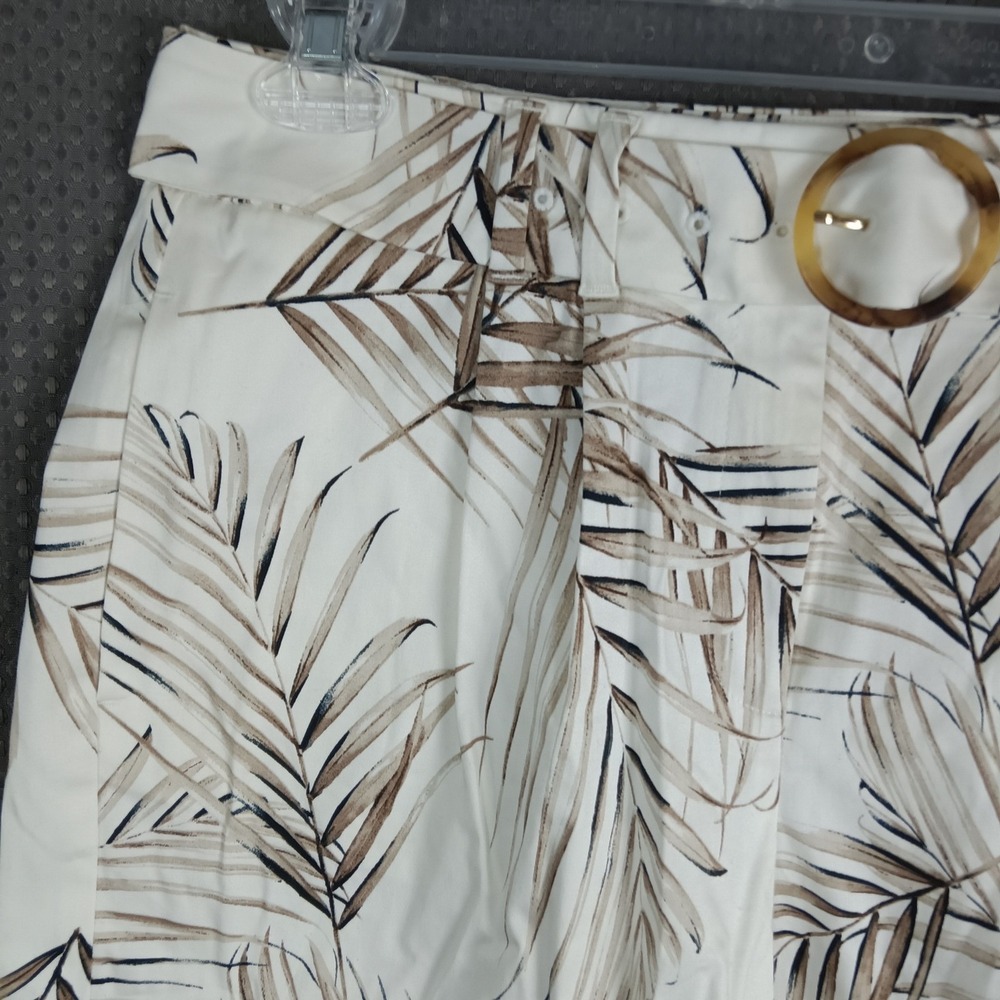 White House Black Market The 5" Palm Leaf Print Belted Shorts Women's Size 10 - Picture 5 of 16